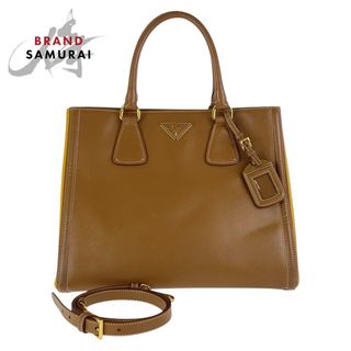 PRADA - PRADA プラダ サフィアーノ 三角ロゴプレート バイ PRADA - PRADA プラダ サフィアーノ 三角ロゴプレート バイ
