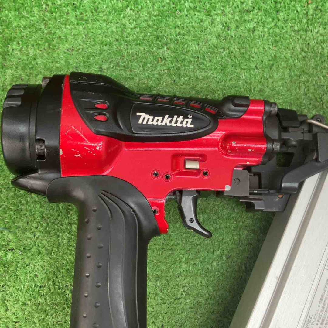 マキタ(makita) 高圧フロアタッカ AF530H【川越店】の通販 by マキタ(makita) 高圧フロアタッカ AF530H【川越店】の通販 by