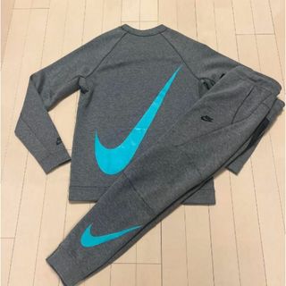 NIKE - NIKE ファイヤーパターン 刺繍ロゴ スウェット USA製 NIKE - NIKE ファイヤーパターン 刺繍ロゴ スウェット USA製