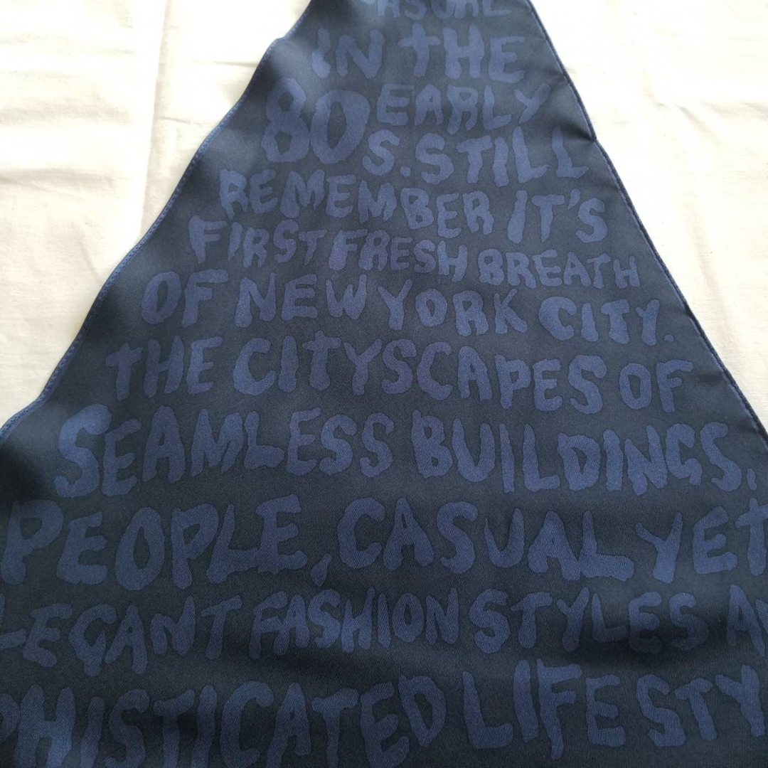 MADISONBLUE - マディソンブルー GRAFFITI PRINT SCARF 新品 MADISONBLUE - マディソンブルー GRAFFITI PRINT SCARF 新品