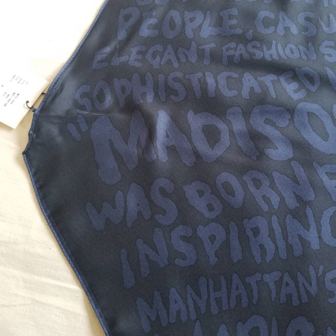 MADISONBLUE - マディソンブルー GRAFFITI PRINT SCARF 新品 MADISONBLUE - マディソンブルー GRAFFITI PRINT SCARF 新品