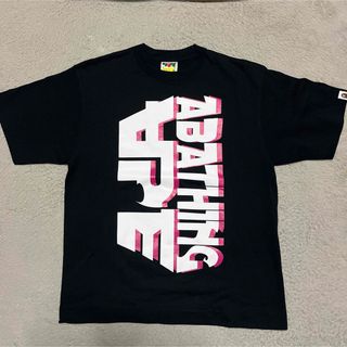 A BATHING APE - APE BAPE KAWS LOGO プリント tシャツ 黒 A BATHING APE - APE BAPE KAWS LOGO プリント tシャツ 黒