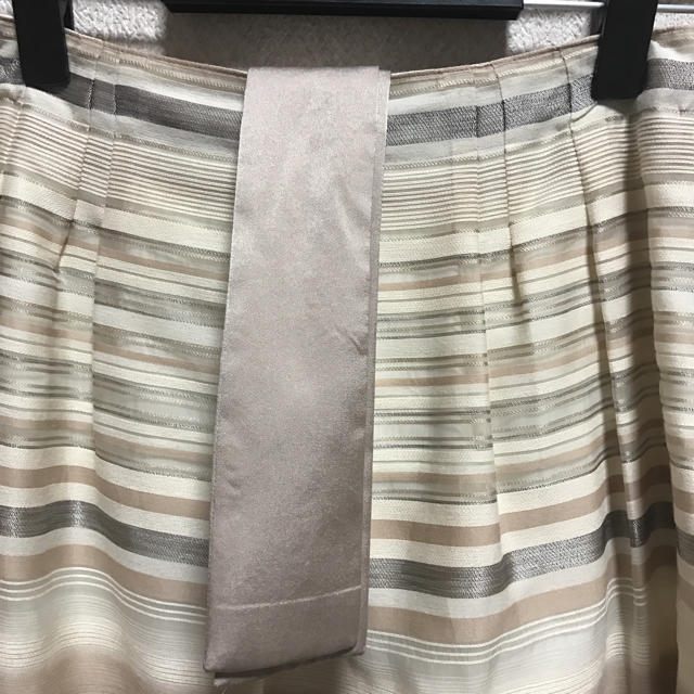 NATURAL BEAUTY(ナチュラルビューティー)の未使用品  ナチュラルビューティー  ひざ丈ボーダースカート  １３号 レディースのスカート(ひざ丈スカート)の商品写真
