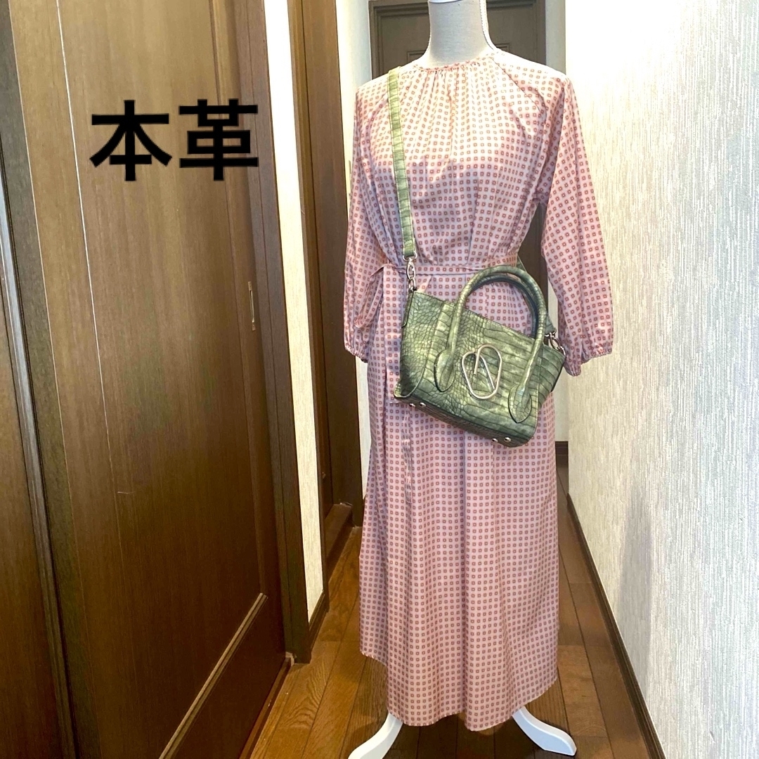 使用1回　本革　定価２万円　2way斜め掛けショルダーバッグ レディースのバッグ(ショルダーバッグ)の商品写真