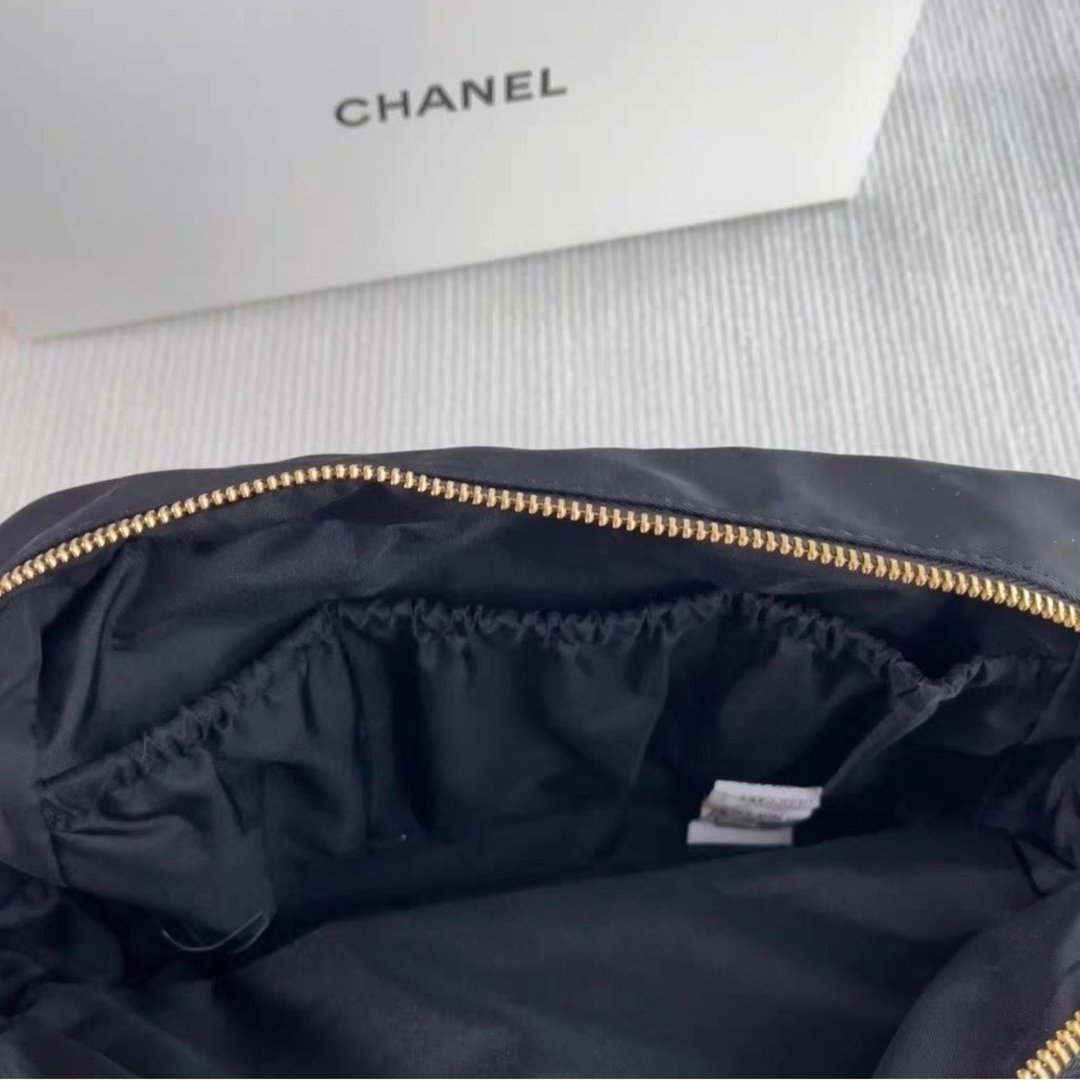 CHANEL - 新品未使用 シャネル ノベルティ ポーチ ダブル CHANEL - 新品未使用 シャネル ノベルティ ポーチ ダブル