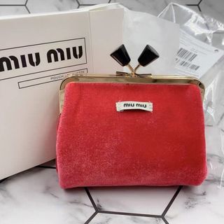 MIU MIUのフリマアイテム一覧 MIU MIUのフリマアイテム一覧