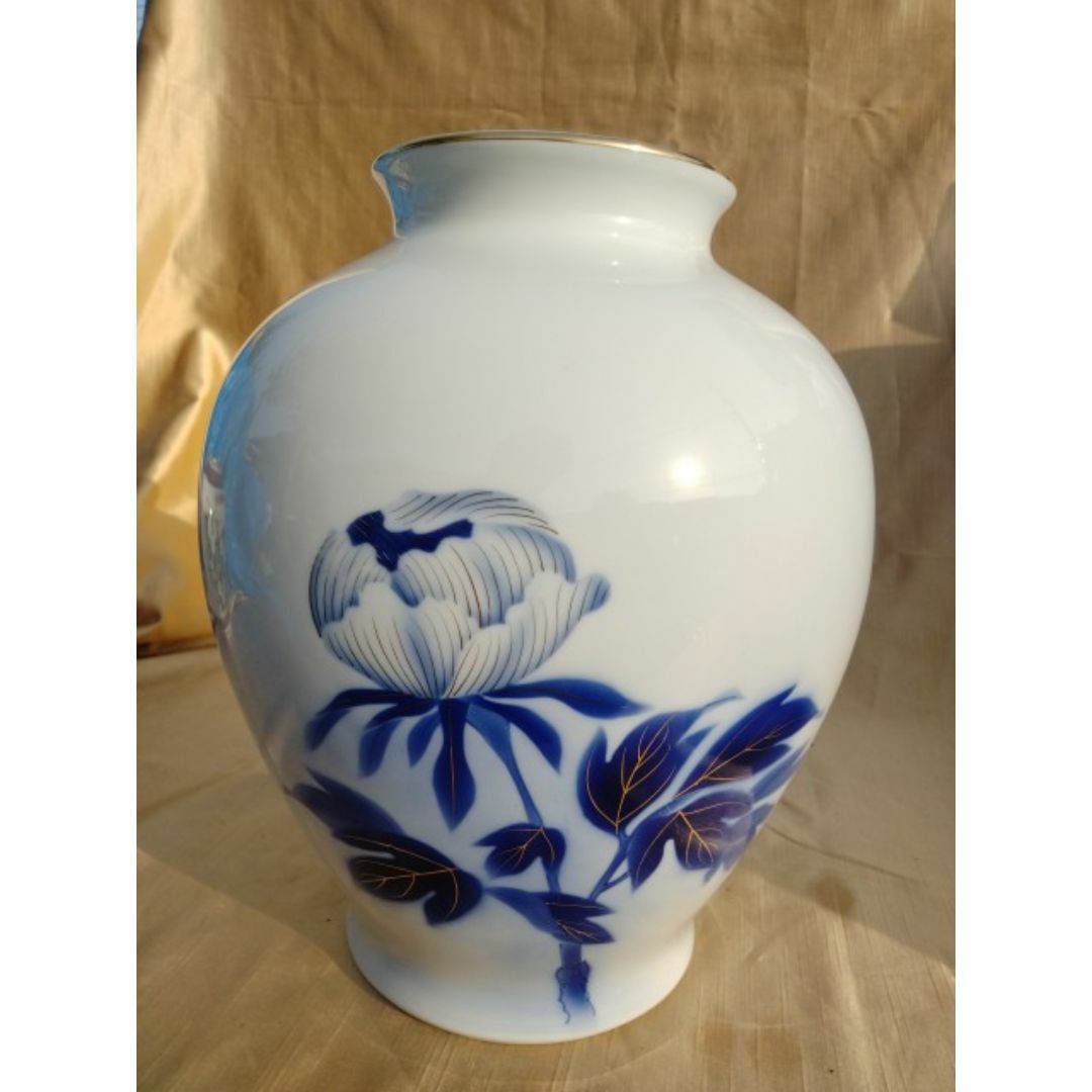深川製磁 花瓶 紅と白の競い合い 胴22口12高28cm の通販 by 深川製磁 花瓶 紅と白の競い合い 胴22口12高28cm の通販 by