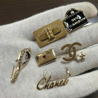 CHANEL - シャネル ブローチ ココマーク ラインストーン バッジ CHANEL - シャネル ブローチ ココマーク ラインストーン バッジ