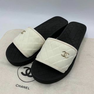 CHANEL(サンダル ・ ホワイト/白色系)のフリマアイテム一覧 CHANEL(サンダル ・ ホワイト/白色系)のフリマアイテム一覧