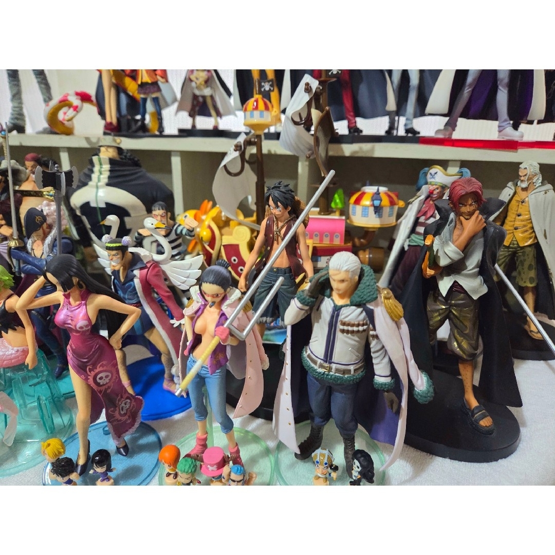 ONE PIECE - ワンピース フィギュア新品未開封含む43点まとめ ONE PIECE - ワンピース フィギュア新品未開封含む43点まとめ
