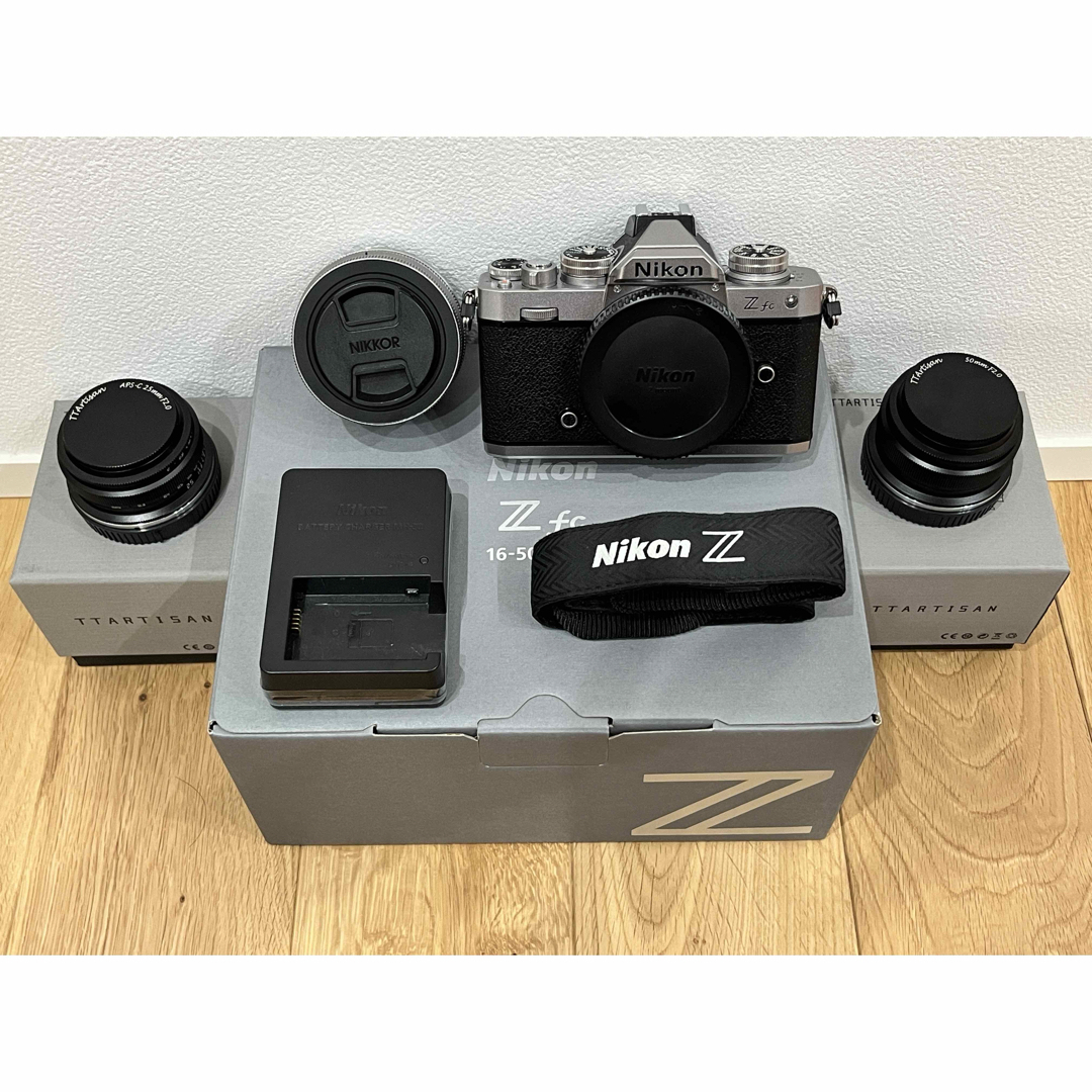 Nikon - Nikon Zfc 16-50 レンズキット シルバー 単焦点レンズ付 Nikon - Nikon Zfc 16-50 レンズキット シルバー 単焦点レンズ付