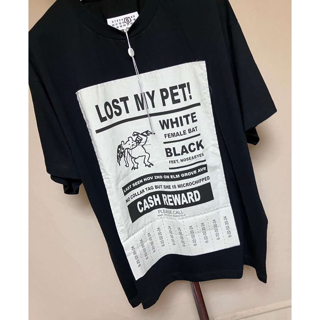 MM6 - 新品 M 24aw メゾンマルジェラMM6 ロストペットTシャツ 黒 MM6 - 新品 M 24aw メゾンマルジェラMM6 ロストペットTシャツ 黒