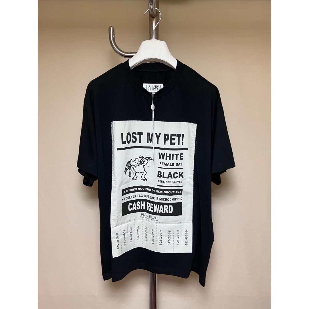 MM6 - 新品 M 24aw メゾンマルジェラMM6 ロストペットTシャツ 黒 MM6 - 新品 M 24aw メゾンマルジェラMM6 ロストペットTシャツ 黒