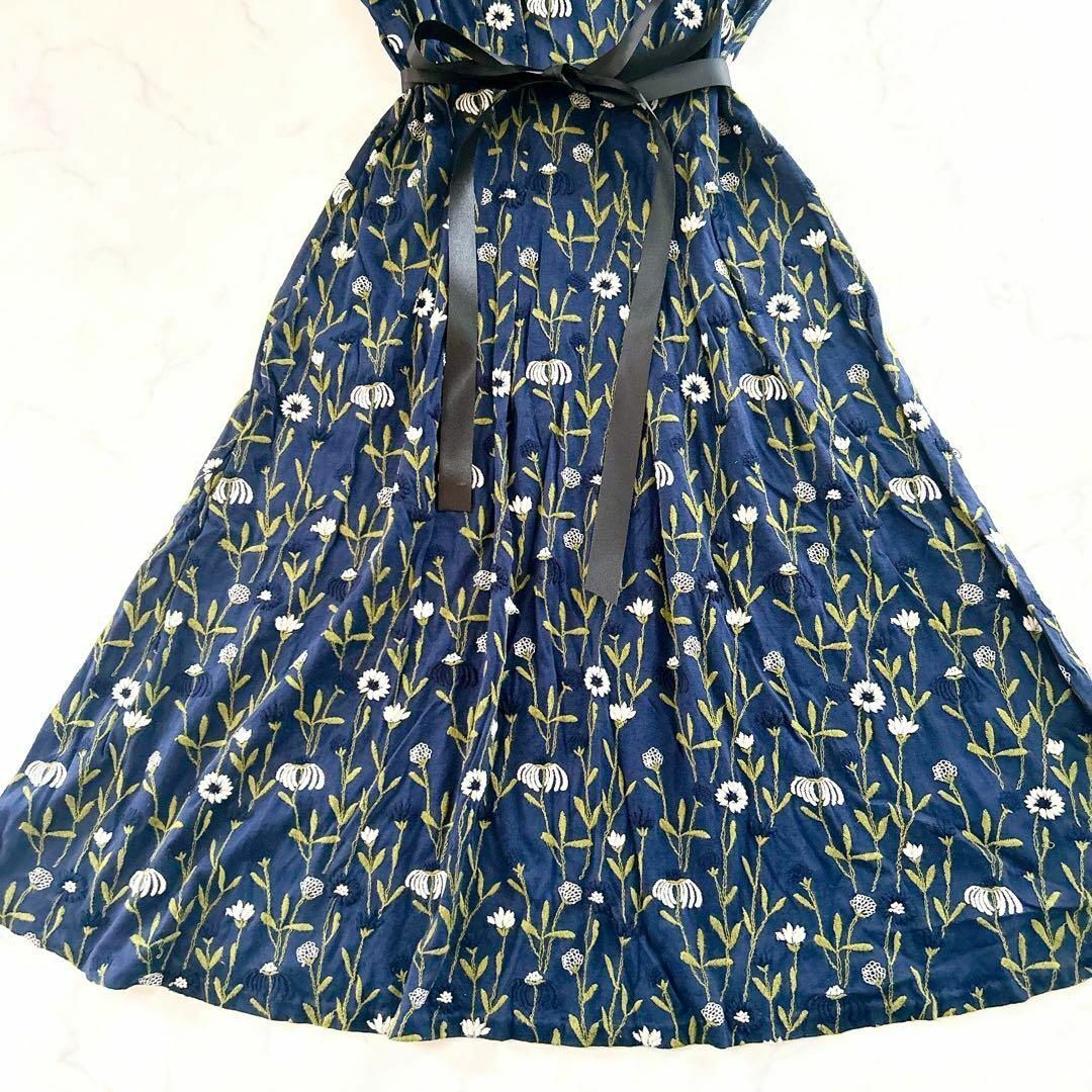Sybilla - 美品✨Lサイズ꧁シビラ꧂ 総刺繍 ワンピース 花柄 Sybilla - 美品✨Lサイズ꧁シビラ꧂ 総刺繍 ワンピース 花柄