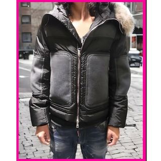MONCLER(ダウンジャケット ・ シルバー/銀色系)のフリマ MONCLER(ダウンジャケット ・ シルバー/銀色系)のフリマ