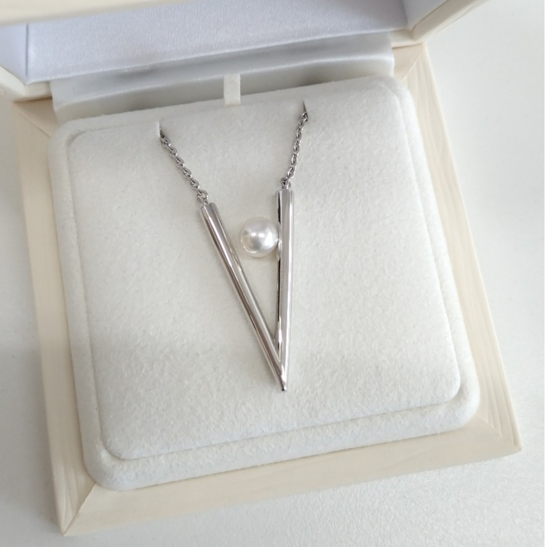 MIKIMOTO - 新品未使用 ミキモト v code ペンダントの通販 by MIKIMOTO - 新品未使用 ミキモト v code ペンダントの通販 by