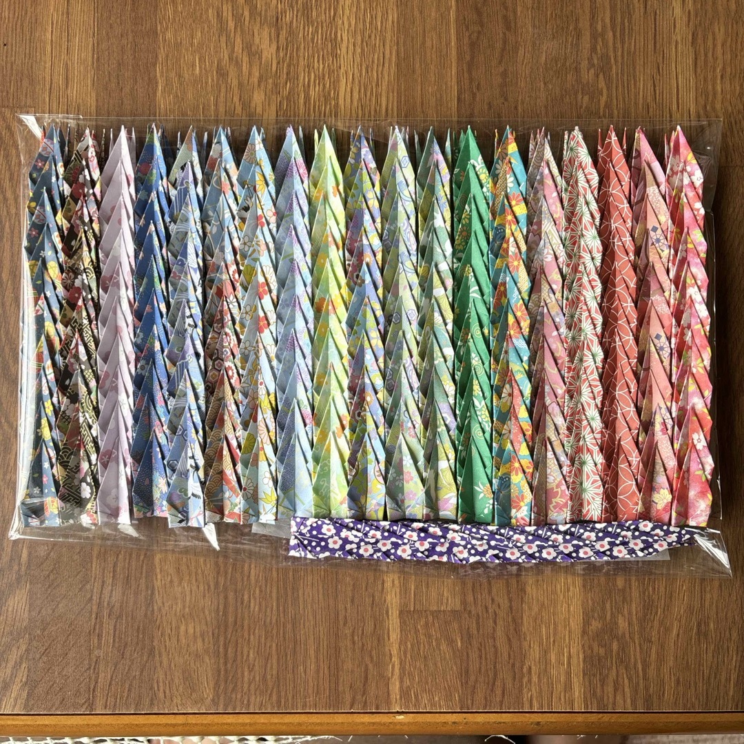 折り鶴⑭和柄200羽 ハンドメイドの素材/材料(その他)の商品写真
