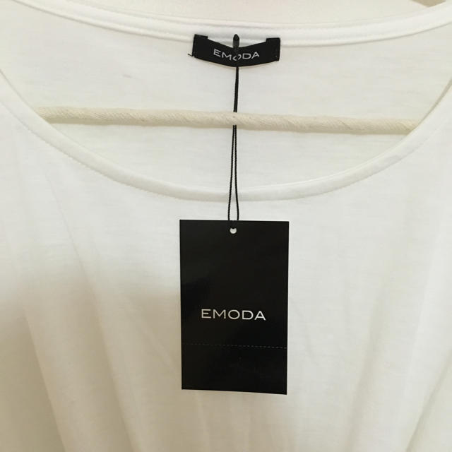 EMODA(エモダ)の新品♡エモダ カットソー レディースのトップス(カットソー(半袖/袖なし))の商品写真