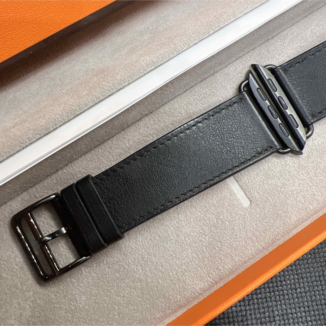 HERMES - Apple Watch Hermes レザーベルト Z刻印 44-45mm互換の HERMES - Apple Watch Hermes レザーベルト Z刻印 44-45mm互換の