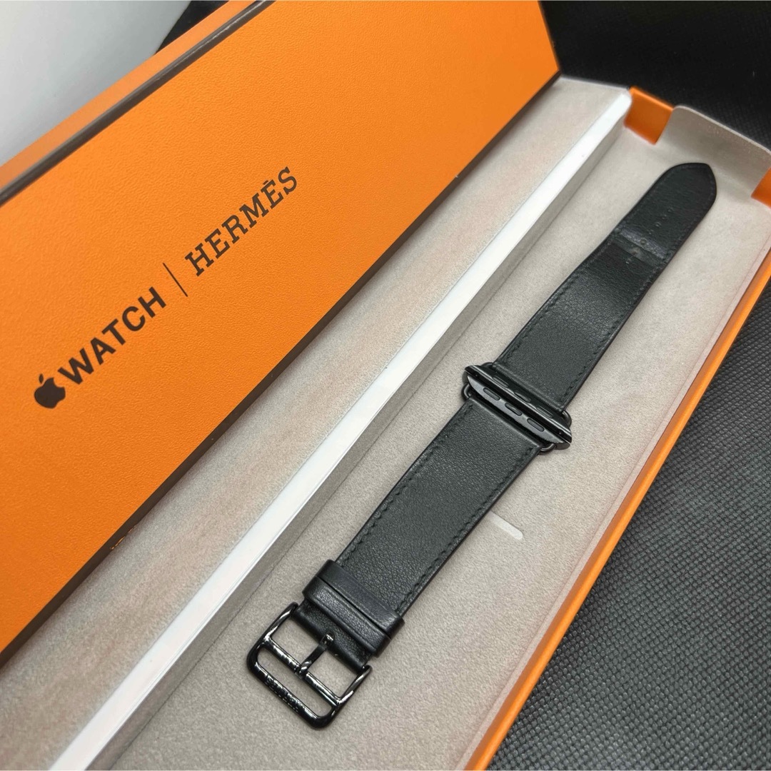 HERMES - Apple Watch Hermes レザーベルト Z刻印 44-45mm互換の HERMES - Apple Watch Hermes レザーベルト Z刻印 44-45mm互換の