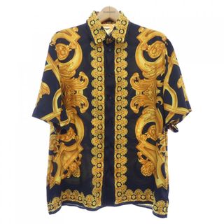 VERSACE(シルク ・ シャツ)のフリマアイテム一覧 VERSACE(シルク ・ シャツ)のフリマアイテム一覧