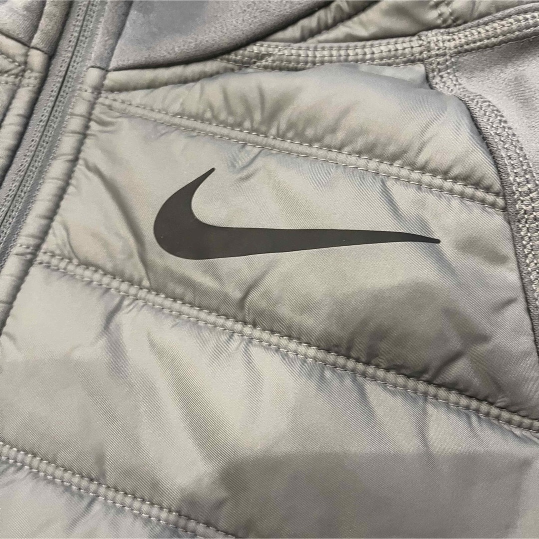 NIKE - ✨美品✨ナイキ NIKE フード付きアウター Lサイズ✨の NIKE - ✨美品✨ナイキ NIKE フード付きアウター Lサイズ✨の
