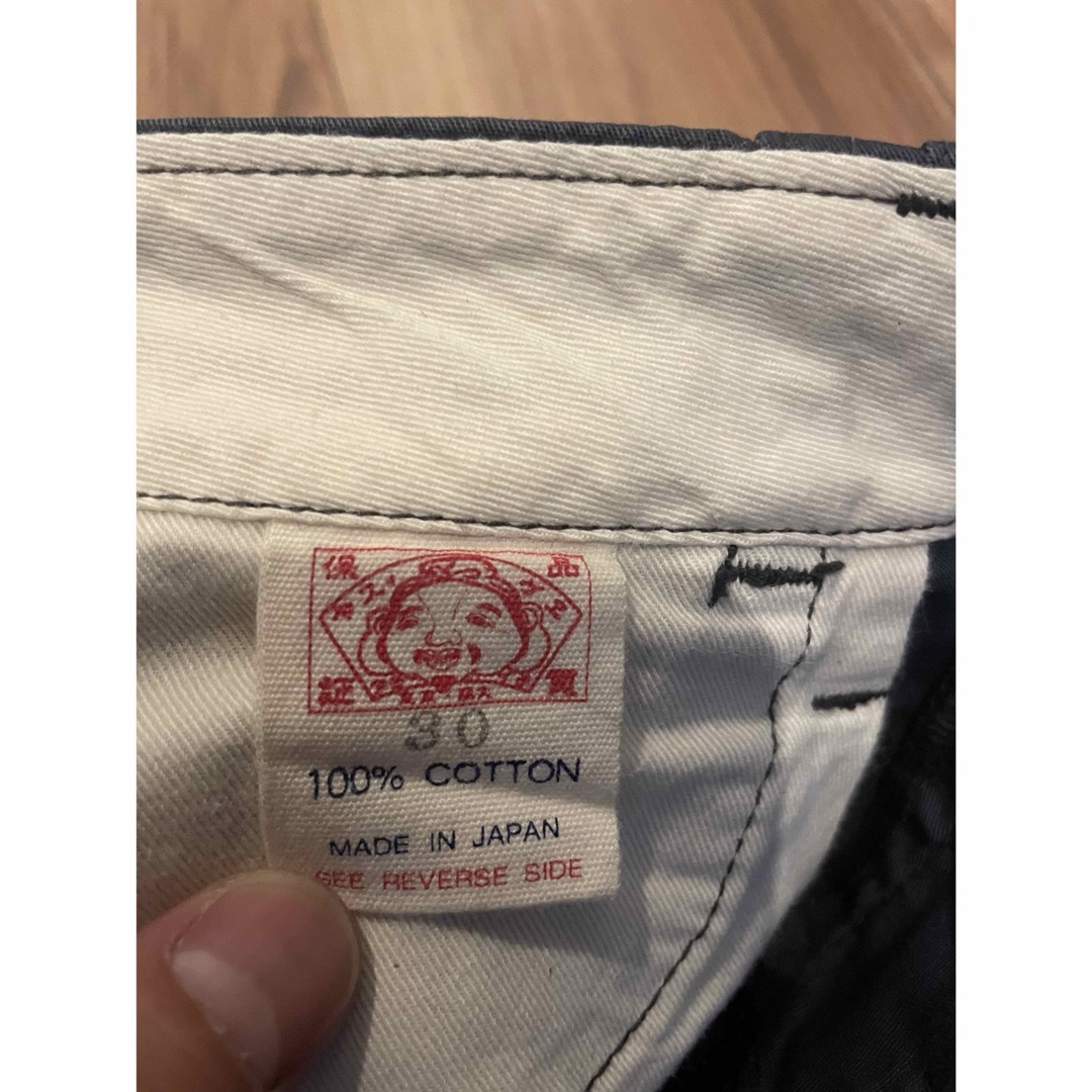 EVISU - サイズ30 赤刺繍 チノパン シャカシャカ エヴィス EVISU - サイズ30 赤刺繍 チノパン シャカシャカ エヴィス