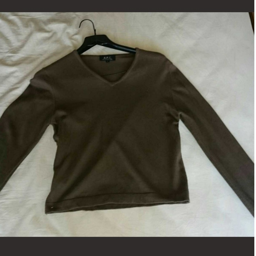 A.P.C - A.P.C カーキー Vネックコットン セーター フランス製の A.P.C - A.P.C カーキー Vネックコットン セーター フランス製の