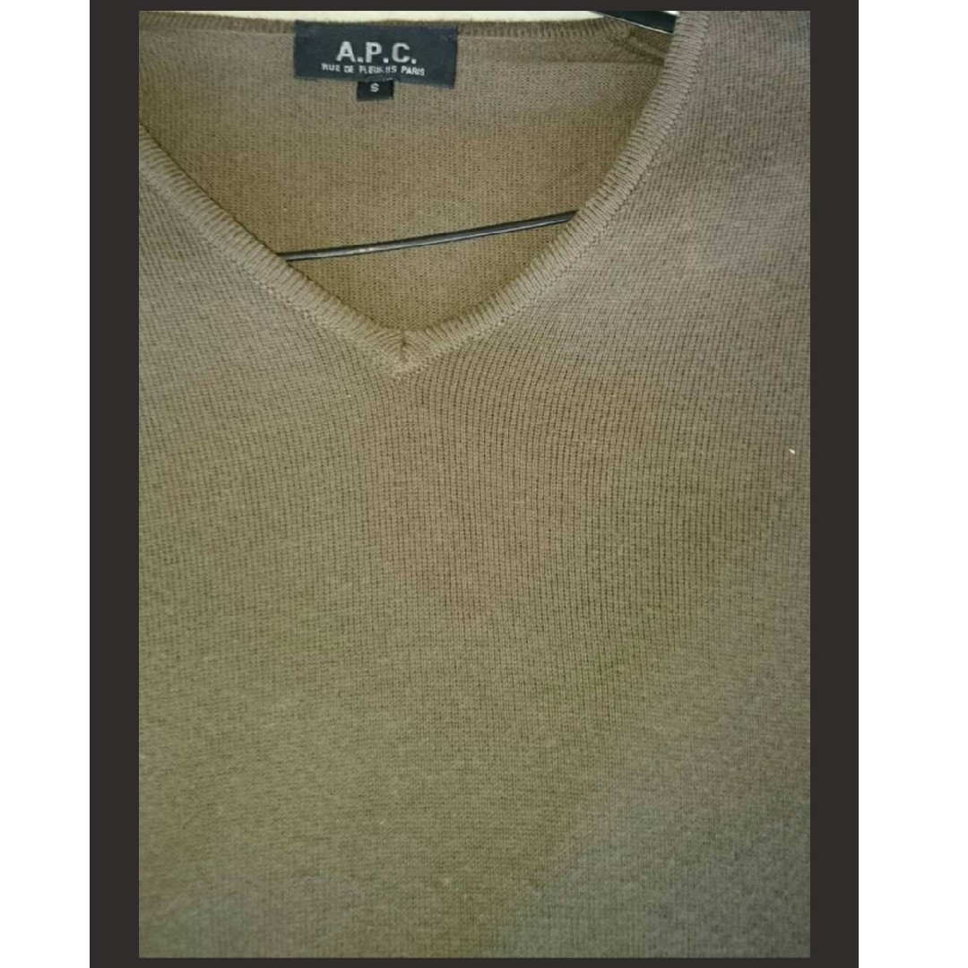 A.P.C - A.P.C カーキー Vネックコットン セーター フランス製の A.P.C - A.P.C カーキー Vネックコットン セーター フランス製の