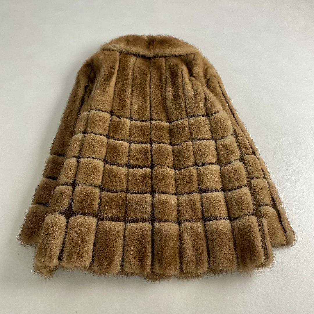 毛皮コート SAGA MINK ROYAL 希少デザイン タイル ブラウン 上質 毛皮コート SAGA MINK ROYAL 希少デザイン タイル ブラウン 上質