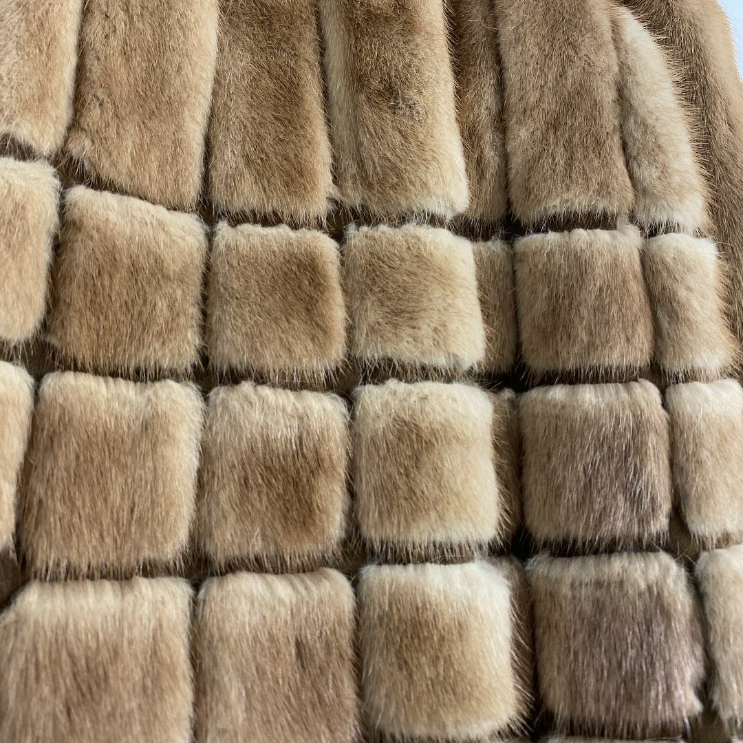 毛皮コート SAGA MINK ROYAL 希少デザイン タイル ブラウン 上質 毛皮コート SAGA MINK ROYAL 希少デザイン タイル ブラウン 上質