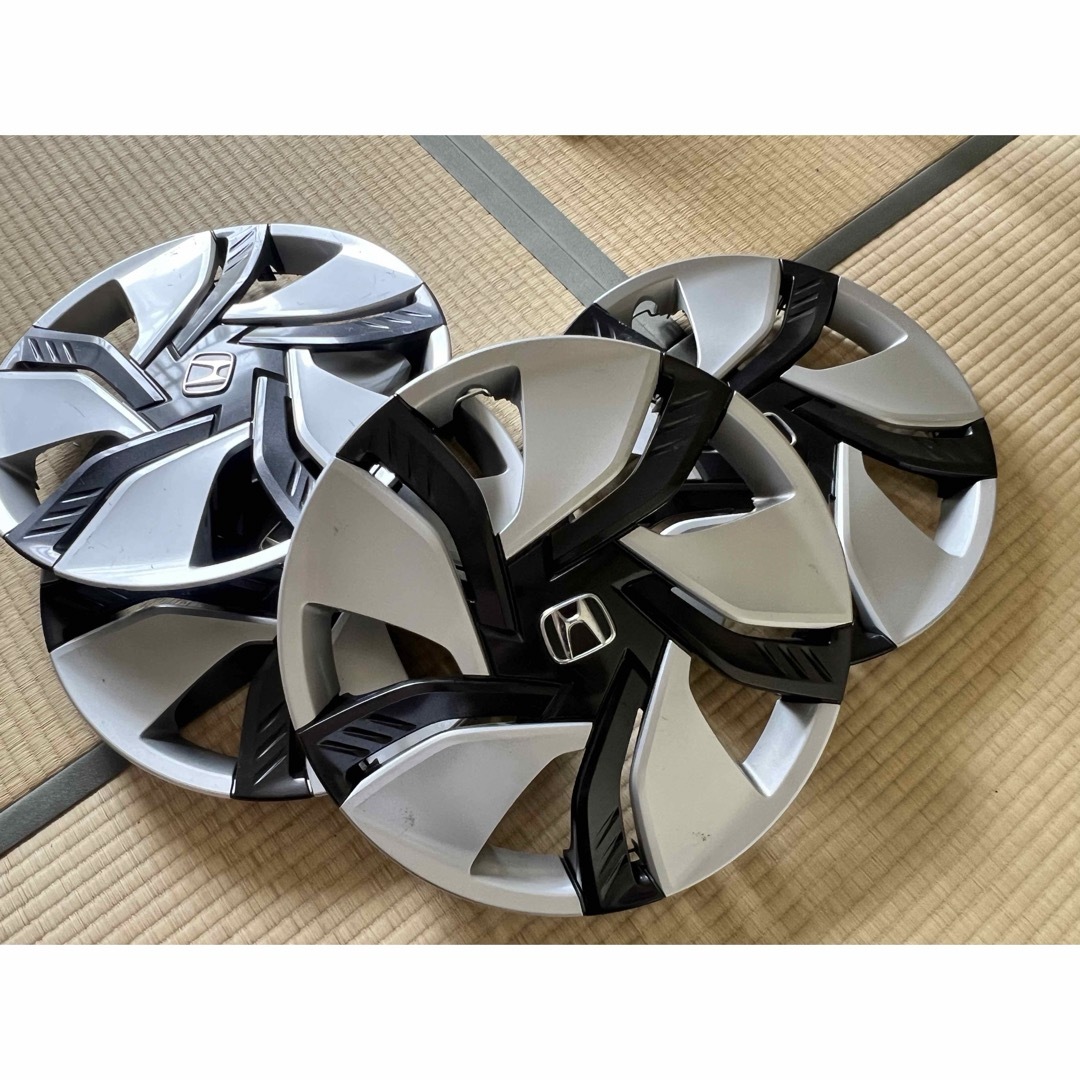 ホンダ - フィット 15インチ ホイールキャップ スチール用 一台 ホンダ - フィット 15インチ ホイールキャップ スチール用 一台