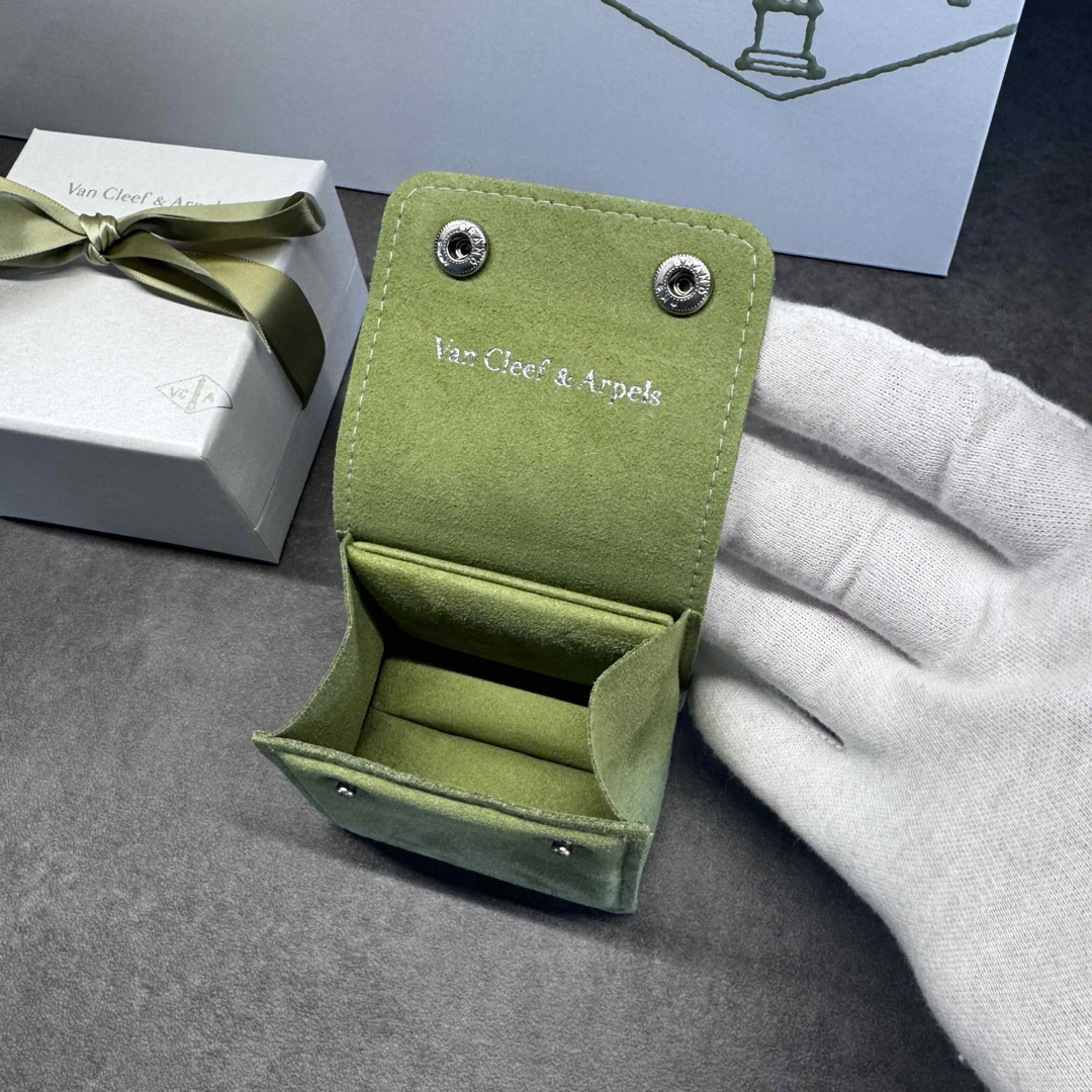 Van Cleef & Arpels - ヴァンクリーフ&アーペル ケース 箱 Van Cleef & Arpels - ヴァンクリーフ&アーペル ケース 箱