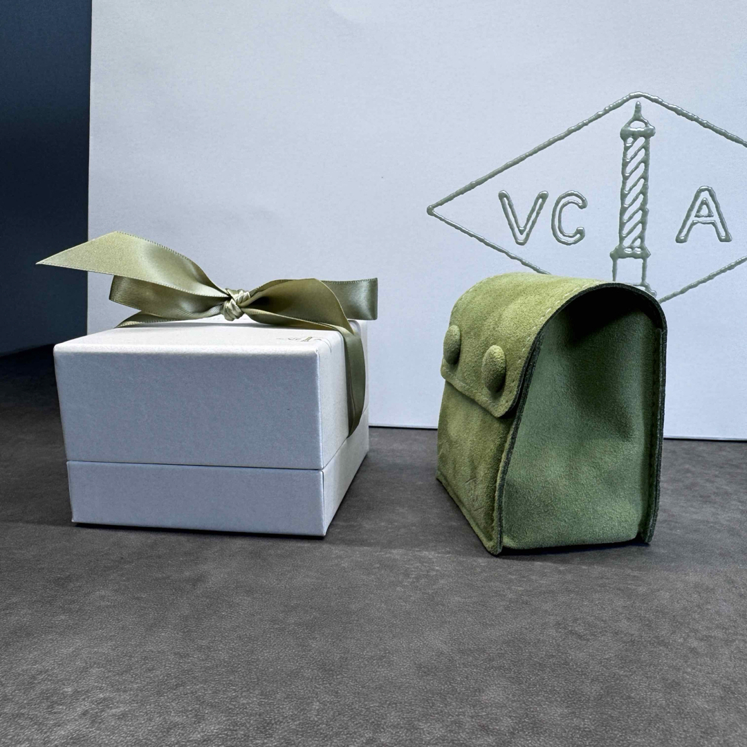 Van Cleef & Arpels - ヴァンクリーフ&アーペル ケース 箱 Van Cleef & Arpels - ヴァンクリーフ&アーペル ケース 箱