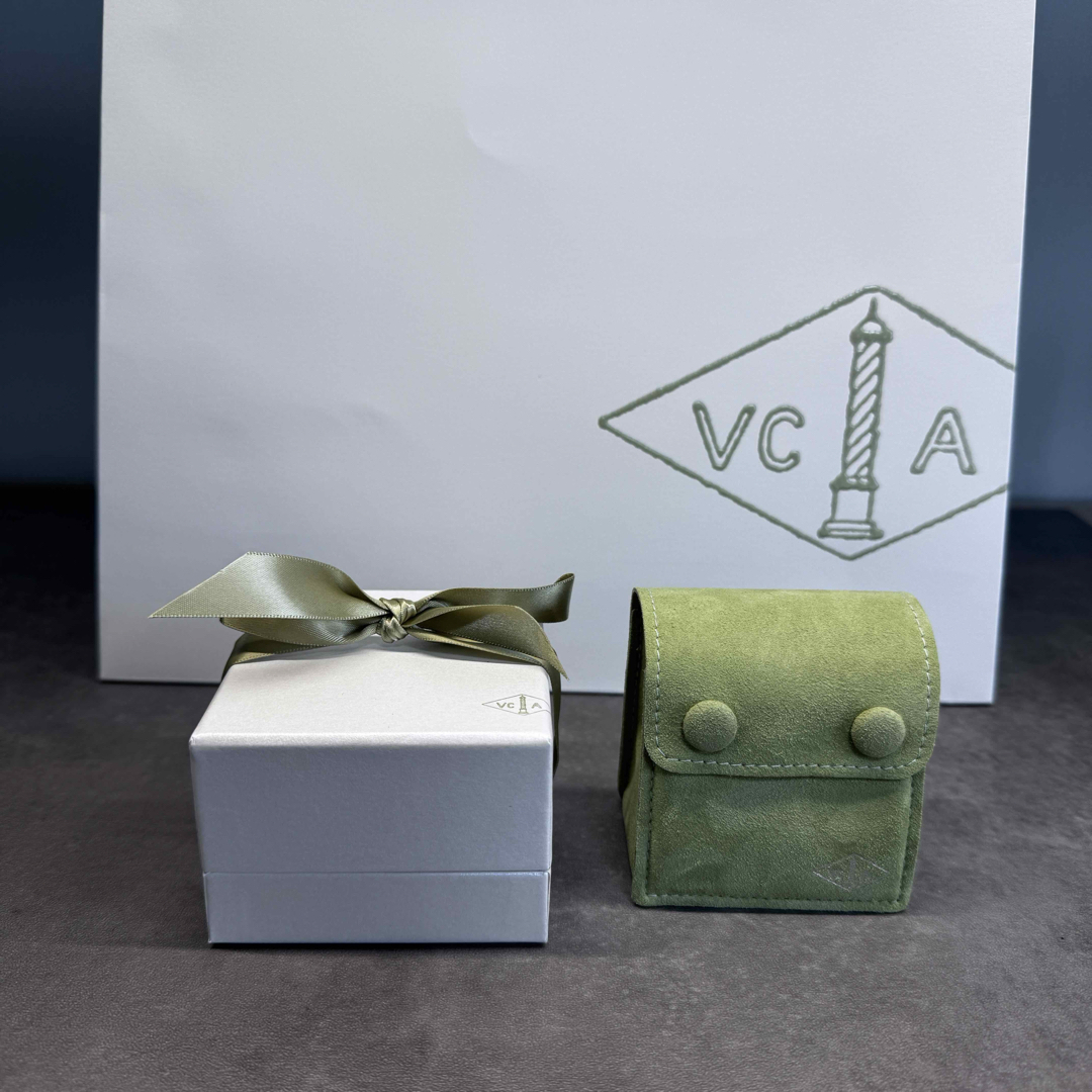 Van Cleef & Arpels - ヴァンクリーフ&アーペル ケース 箱 Van Cleef & Arpels - ヴァンクリーフ&アーペル ケース 箱