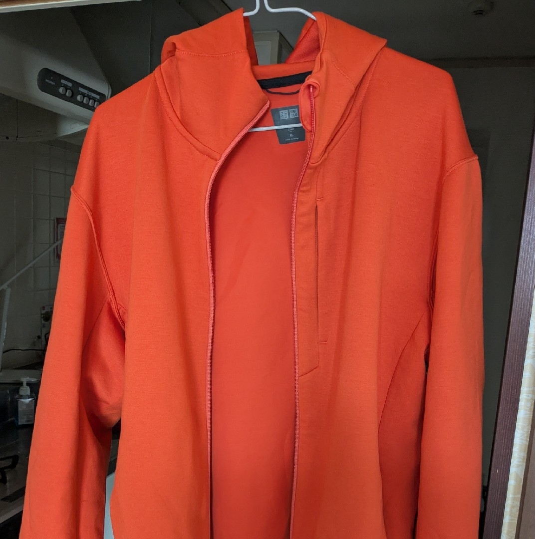 パーカー ユニクロ UNIQLO 新品 XL 未使用 メンズのトップス(パーカー)の商品写真