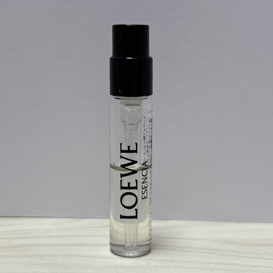 LOEWE - ロエベ LOEWE エセンシア 香水 サンプルの通販 by LOEWE - ロエベ LOEWE エセンシア 香水 サンプルの通販 by
