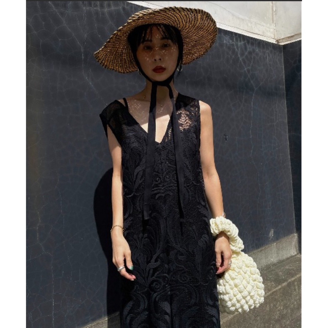 Ameri VINTAGE - 新品未使用 Ameri♡ CHLOE V NECK ROMPERSの Ameri VINTAGE - 新品未使用 Ameri♡ CHLOE V NECK ROMPERSの