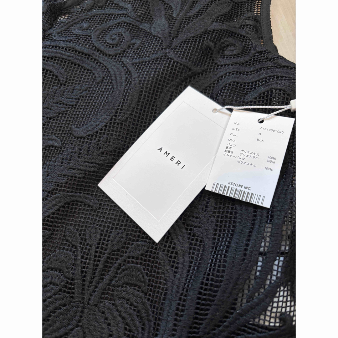 Ameri VINTAGE - 新品未使用 Ameri♡ CHLOE V NECK ROMPERSの Ameri VINTAGE - 新品未使用 Ameri♡ CHLOE V NECK ROMPERSの