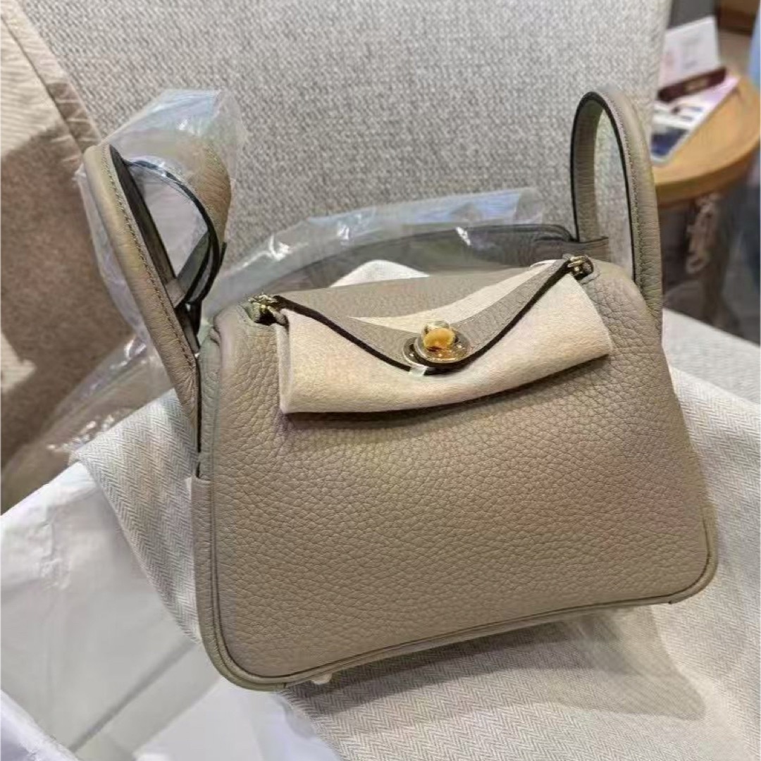 HERMES - 新品未使用 HERMES ミニ リンディ2 ベージュマルファ HERMES - 新品未使用 HERMES ミニ リンディ2 ベージュマルファ