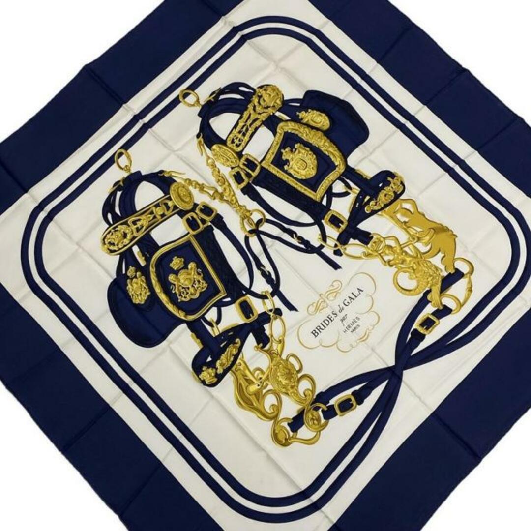 HERMES - HERMES(エルメス) スカーフ美品 カレ90 白×ネイビー HERMES - HERMES(エルメス) スカーフ美品 カレ90 白×ネイビー