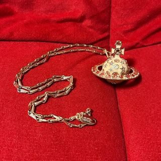 Vivienne Westwood(ネックレス ・ ピンク/桃色系)のフリマ Vivienne Westwood(ネックレス ・ ピンク/桃色系)のフリマ