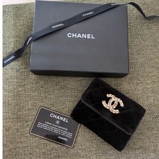 CHANEL - CHANEL(シャネル) 長財布 カメリア A82283 黒 エンボス CHANEL - CHANEL(シャネル) 長財布 カメリア A82283 黒 エンボス