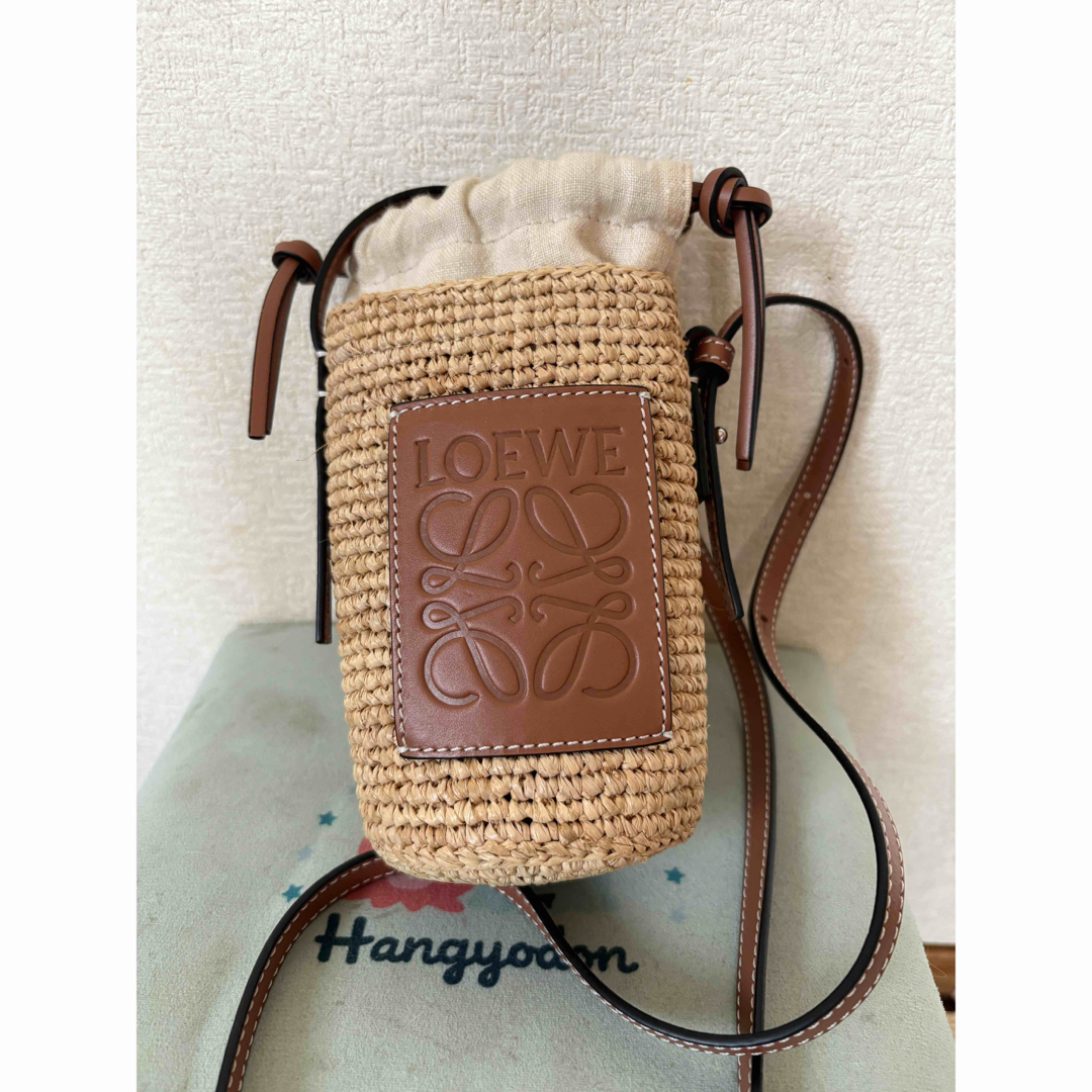 LOEWE - LOEWE ロエベ かごバッグ、スマホショルダーの通販 by LOEWE - LOEWE ロエベ かごバッグ、スマホショルダーの通販 by