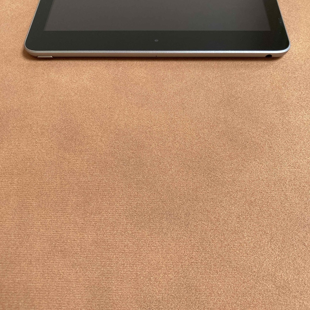 iPad - 9985 美品 電池ほぼ新品 iPad5 第5世代 32GB WIFIモデル iPad - 9985 美品 電池ほぼ新品 iPad5 第5世代 32GB WIFIモデル