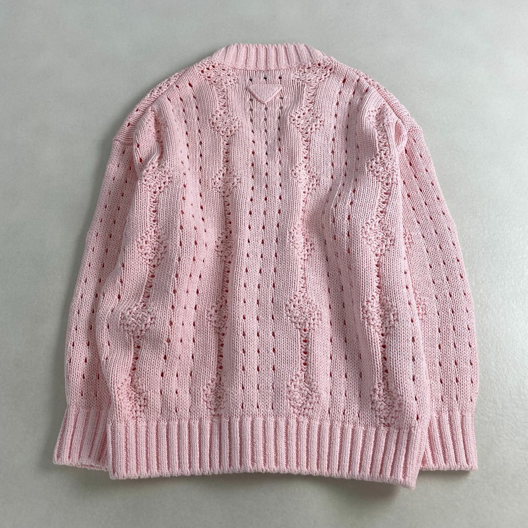 PRADA - 美品 プラダ カーディガン 三角プレート 22SS ピンク PRADA - 美品 プラダ カーディガン 三角プレート 22SS ピンク