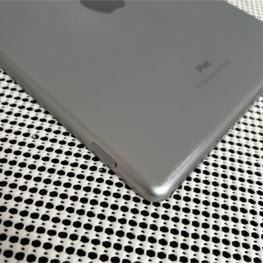 iPad - 823【早い者勝ち】電池最良好☆iPad6 第6世代 32GB☆の iPad - 823【早い者勝ち】電池最良好☆iPad6 第6世代 32GB☆の