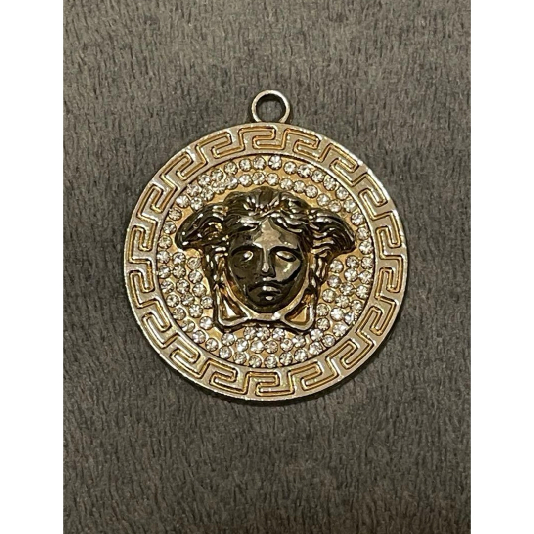 VERSACE - VERSACE ヴェルサーチ ネックレス トップの通販 by VERSACE - VERSACE ヴェルサーチ ネックレス トップの通販 by