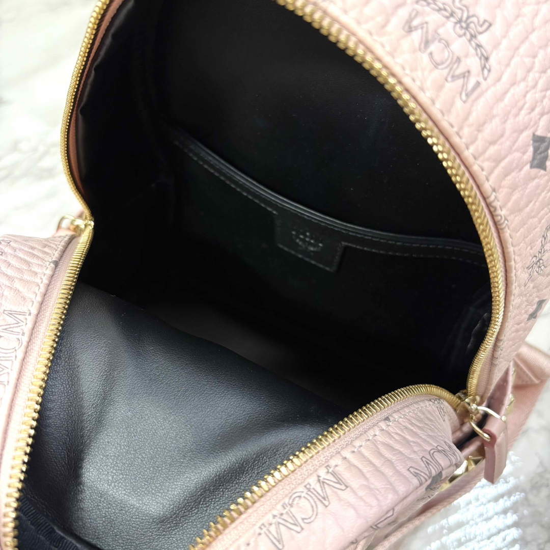 MCM - 美品 MCM ヴィセトス スタッズ ミニサイズ リュック MCM - 美品 MCM ヴィセトス スタッズ ミニサイズ リュック