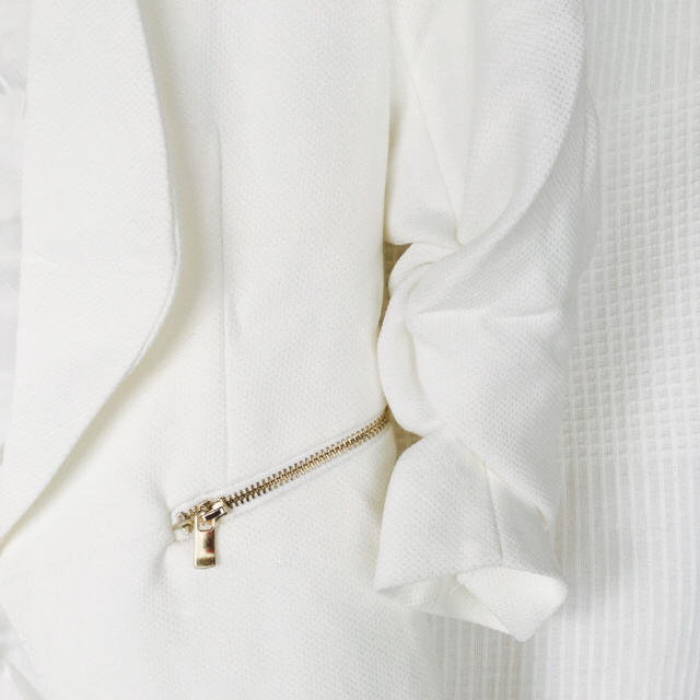 H&M(エイチアンドエム)の【凛さま専用】美人度UP♡ ノーカラージャケット 白 サイズ38 レディースのジャケット/アウター(ノーカラージャケット)の商品写真